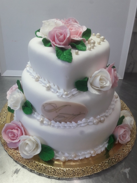 Свадебные торты с мастикой с цветами из мастики/крема